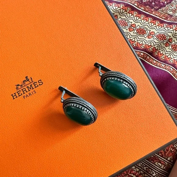 Vintage Bronze Earrings with green stone - Picture 5 of 11